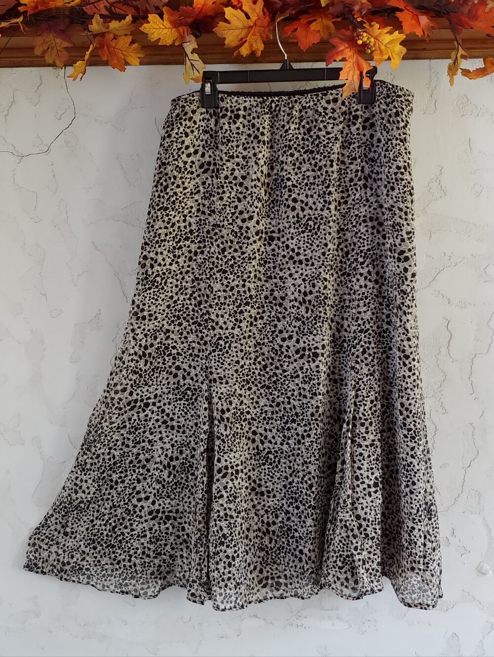 JM Collection' cheetah/leopard print midi/maxi fit & flare skirt, lined sz. 14
